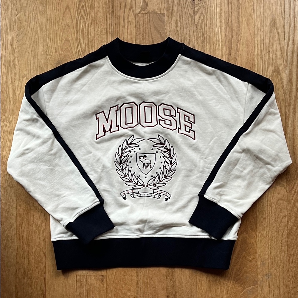 Women’s Moose Knuckles Sweatshirt NWOT